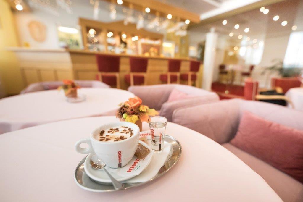Hotel Zlaty Byk Рімавська Собота Екстер'єр фото